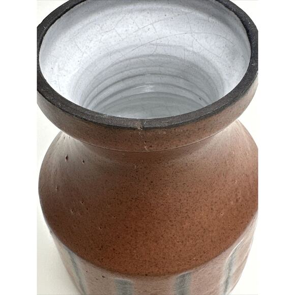 Studio Art Pottery Vase 4.5" Tall MCM Rustic Primitive - Picture 7 of 9